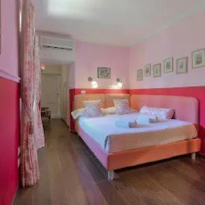 Villa Ape Rosa Relais Florença Alojamento de Acomodação e Pequeno-almoço