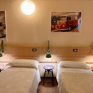 https://central-hostel-bg.it-lombardy.com