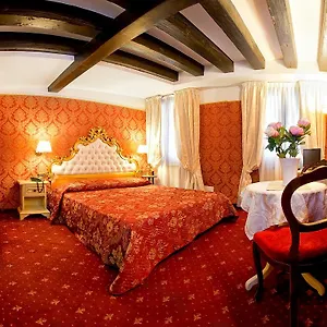 https://ca-della-loggia.hotelinveneto.com