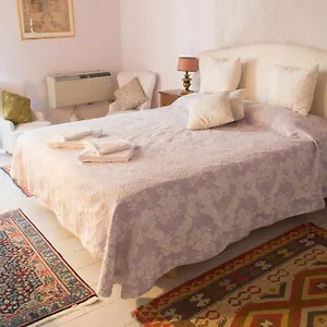 3* Bed and breakfast La Rosa Townhouse
